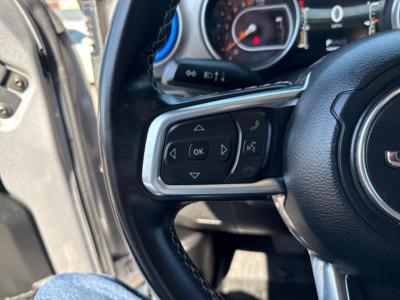Used 2020 Jeep Gladiator Overland AWD/4WD image 19