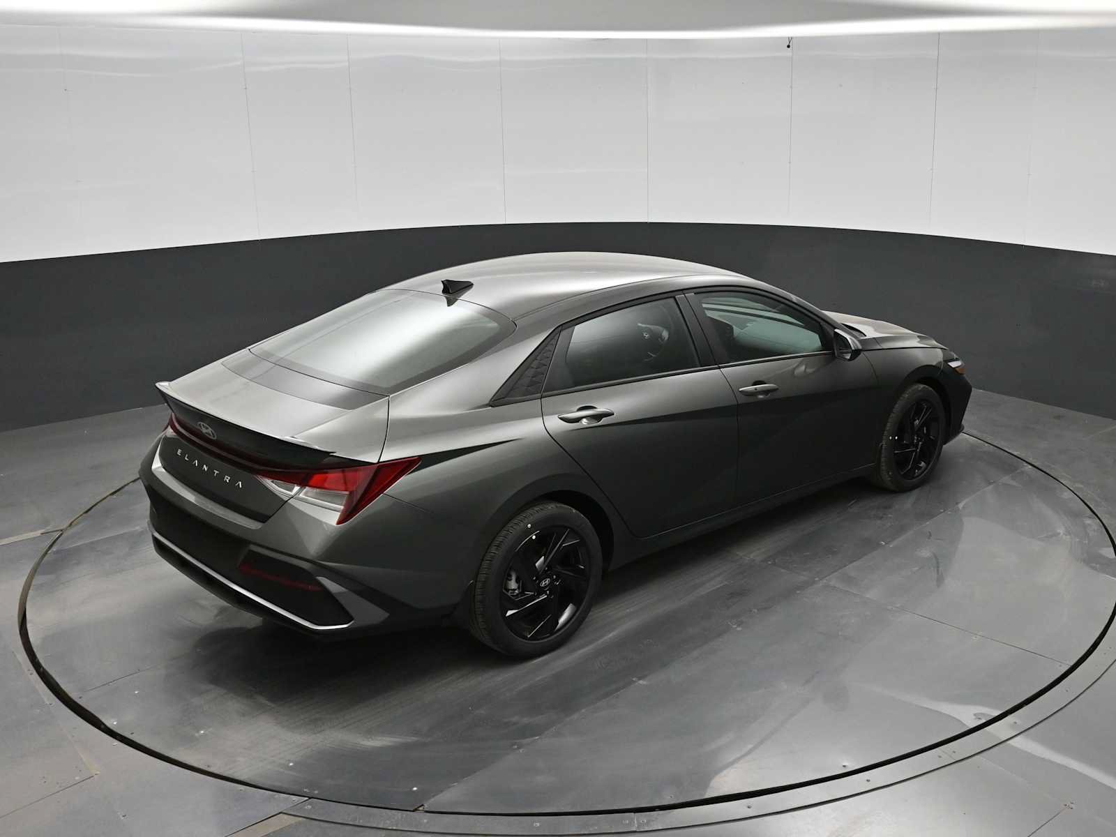 New 2026 Hyundai Elantra Sport FWD image 31