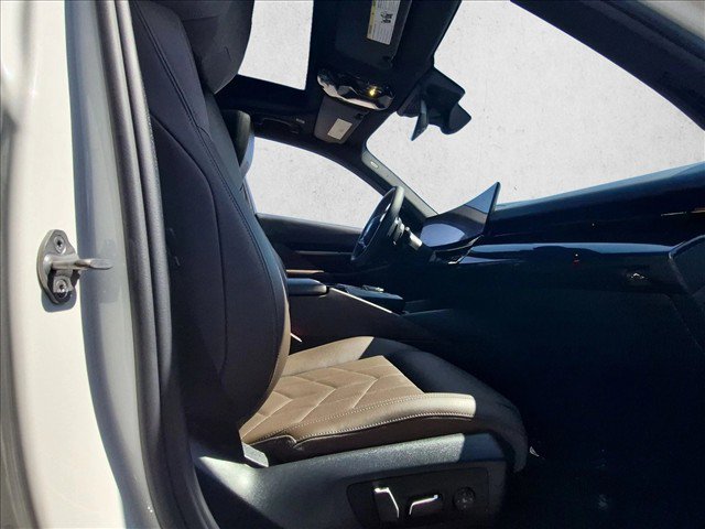Used 2024 BMW 530i xDrive w/ Convenience Package AWD/4WD image 24