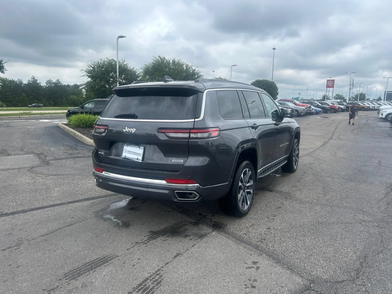 Used 2025 Jeep Grand Cherokee L Overland w/ Luxury Tech Group IV AWD/4WD image 3