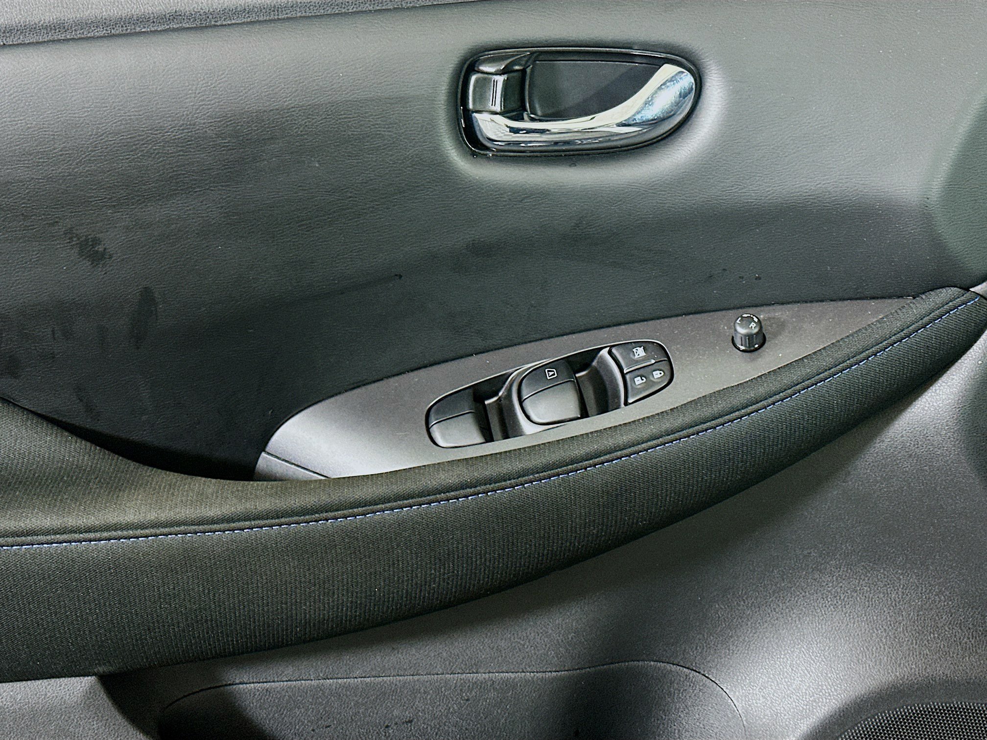 Used 2024 Nissan Leaf S FWD image 15