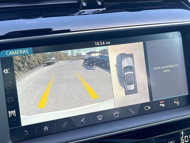 Used 2020 Jaguar F-PACE SVR image 33