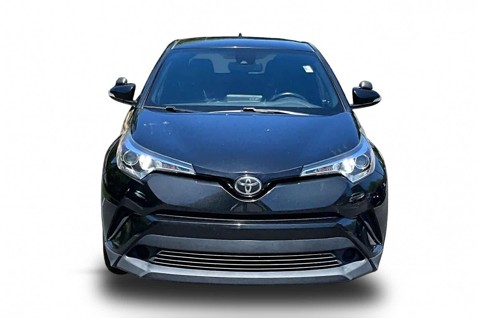 Used 2018 Toyota C-HR XLE FWD image 4