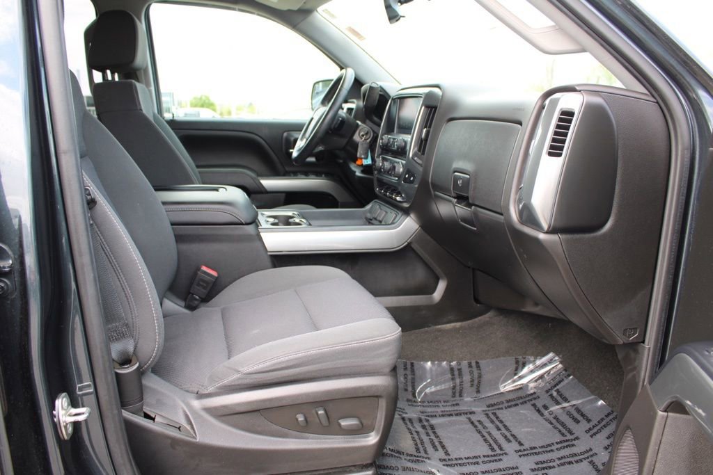 Used 2018 Chevrolet Silverado 1500 LT w/ All Star Edition image 19