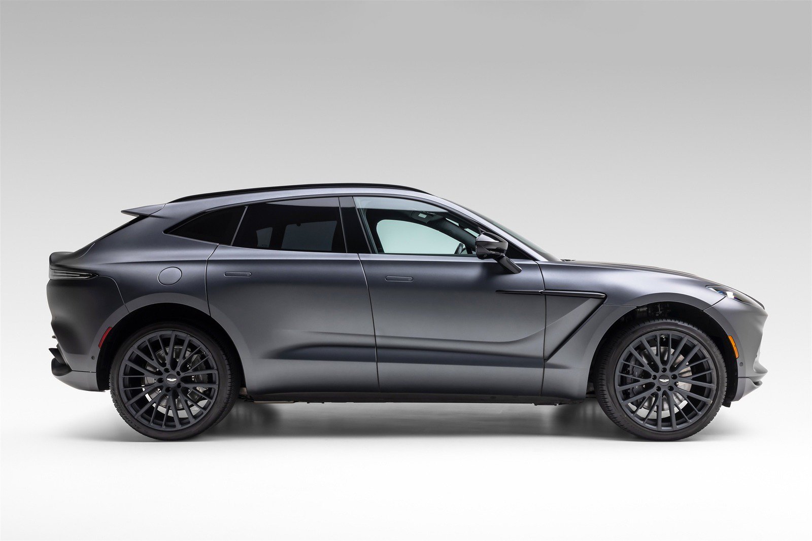 Used 2022 Aston Martin DBX AWD/4WD image 8