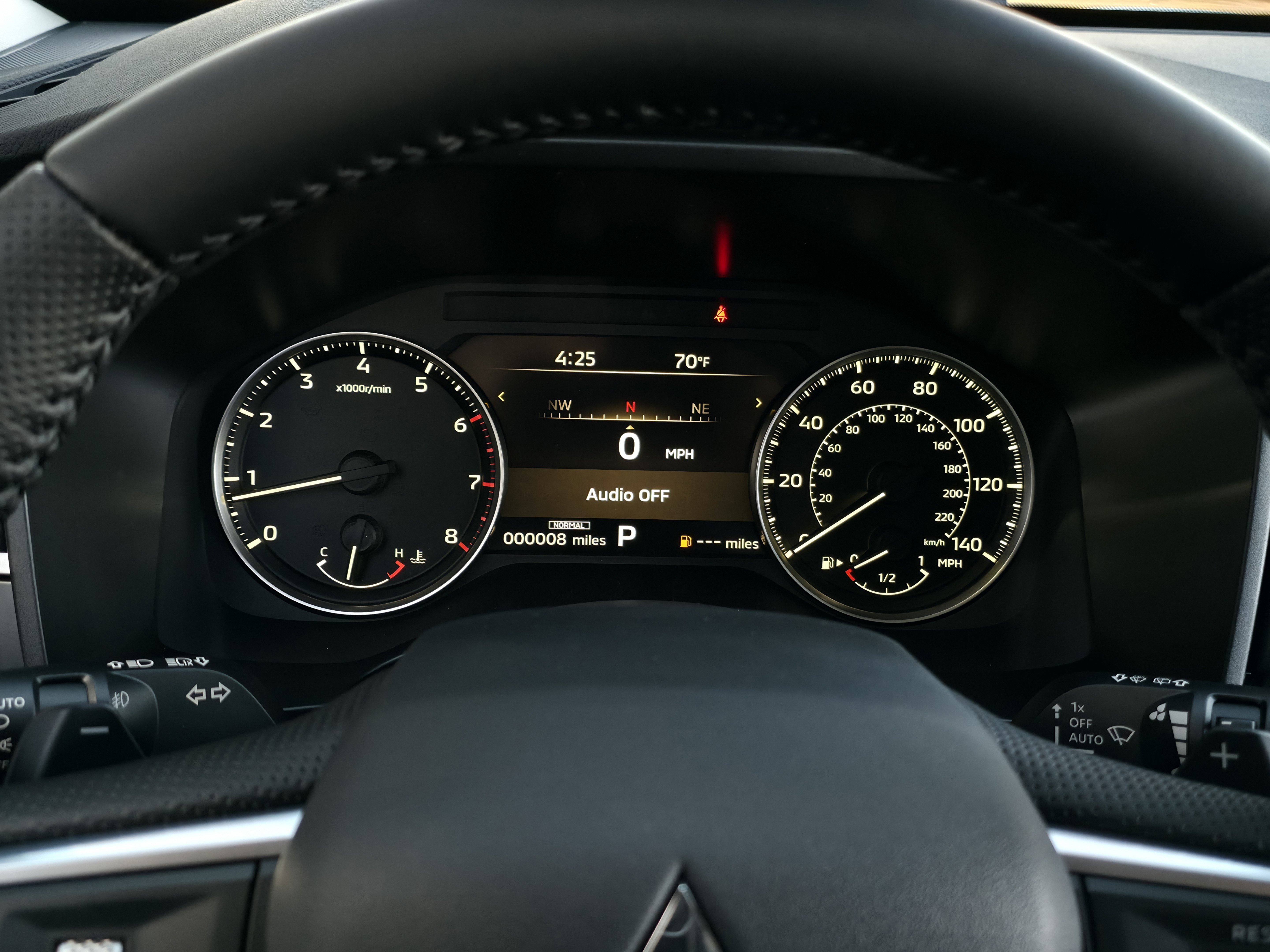 New 2025 Mitsubishi Outlander SE image 15