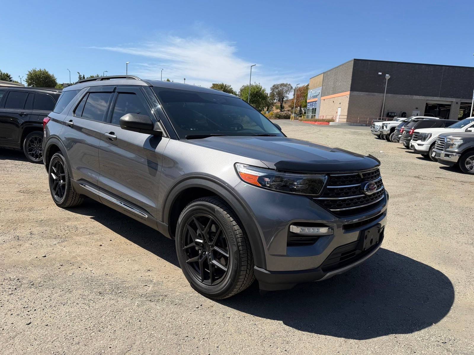 Used 2021 Ford Explorer XLT w/ Equipment Group 202A AWD/4WD image 7