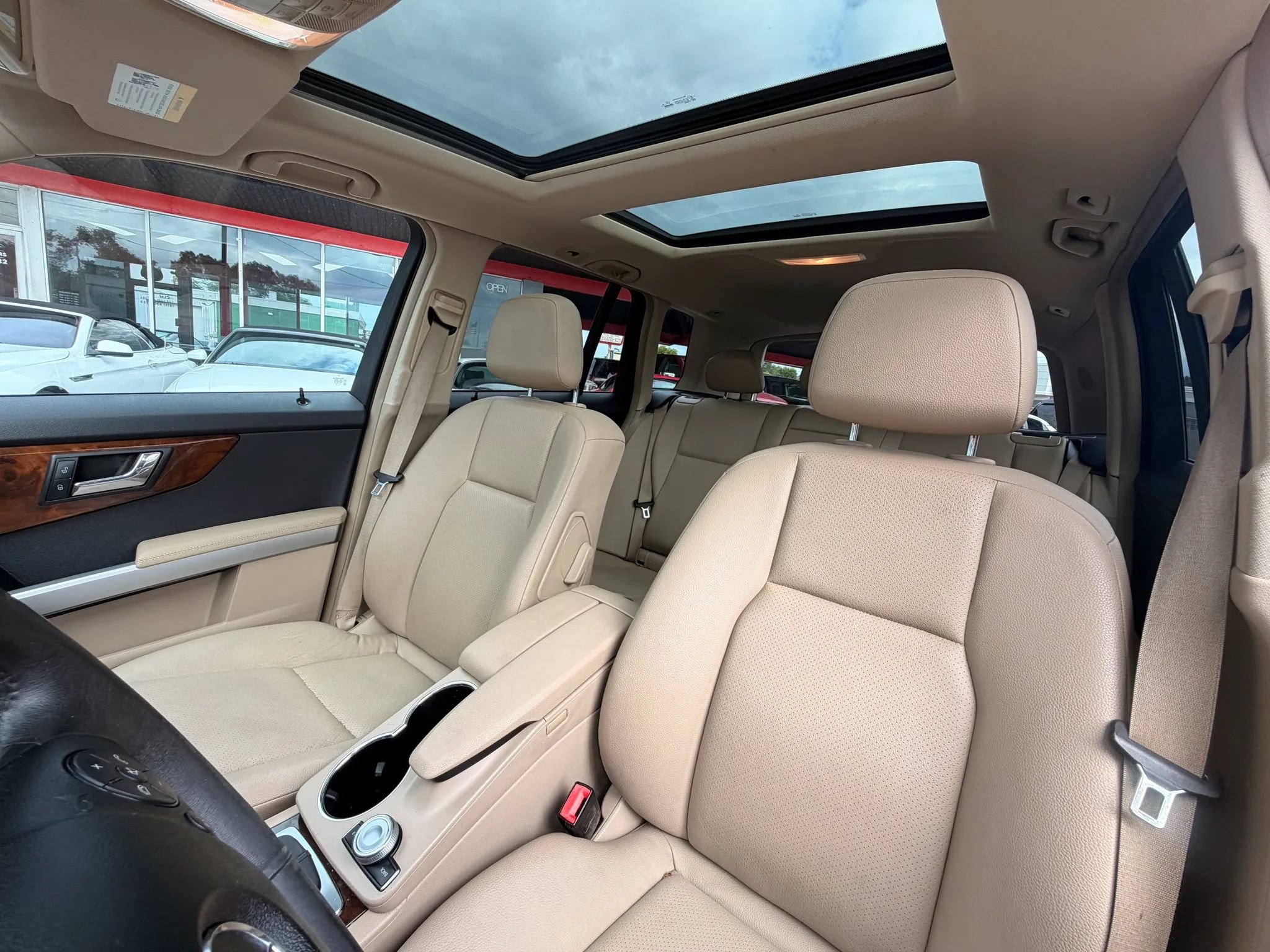 Used 2011 Mercedes-Benz GLK 350 4MATIC image 10