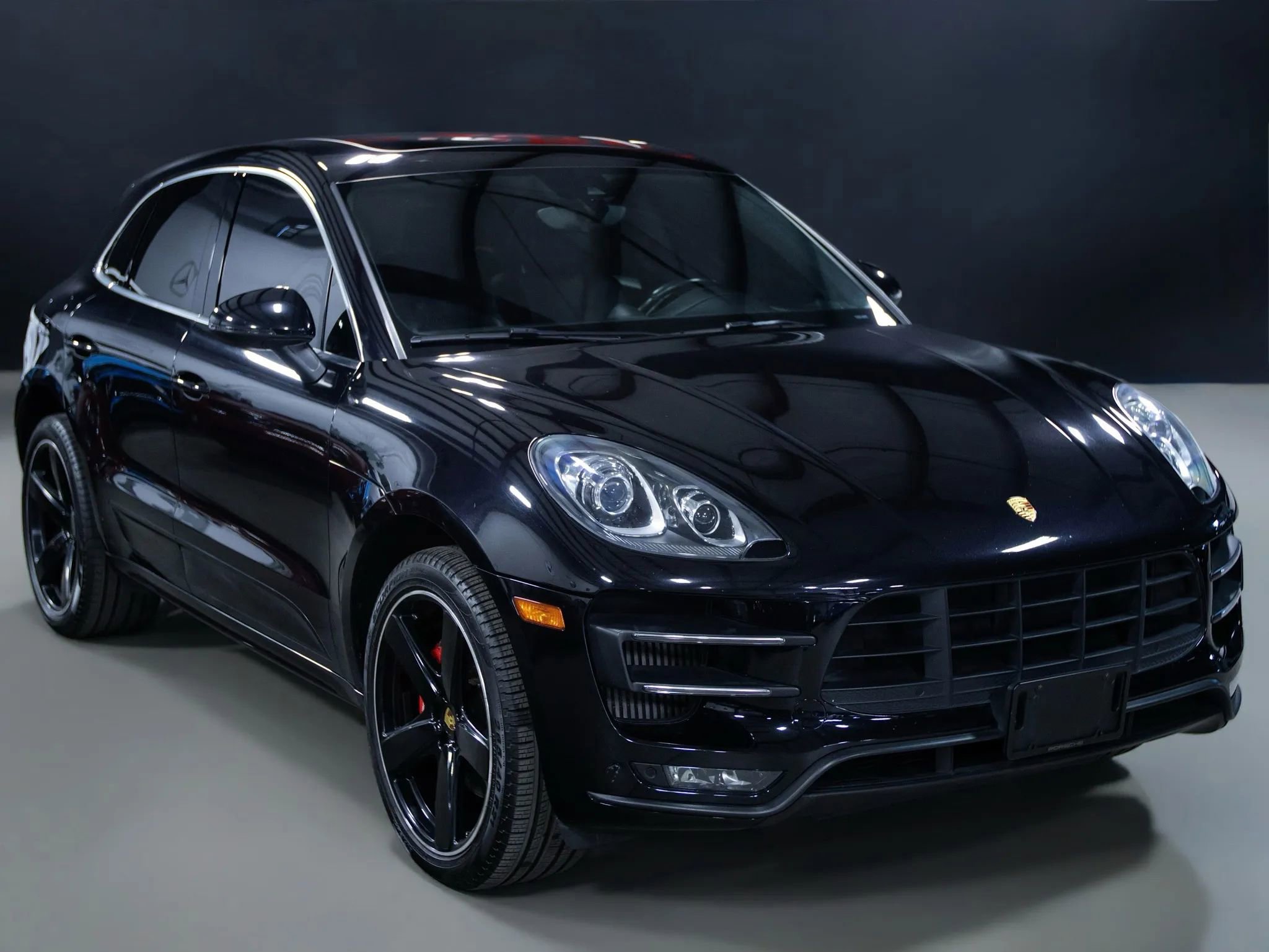 Used 2017 Porsche Macan Turbo image 2
