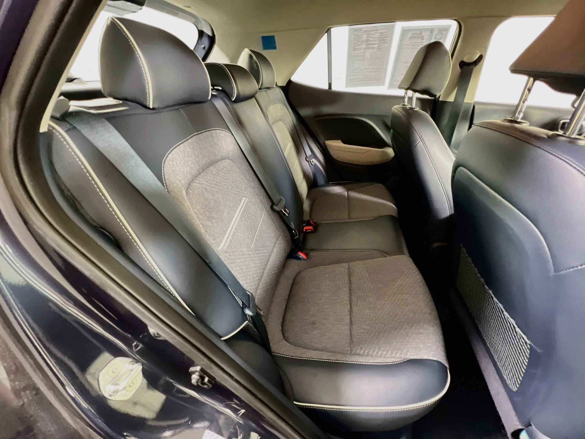 Used 2023 Hyundai Venue Limited FWD image 26
