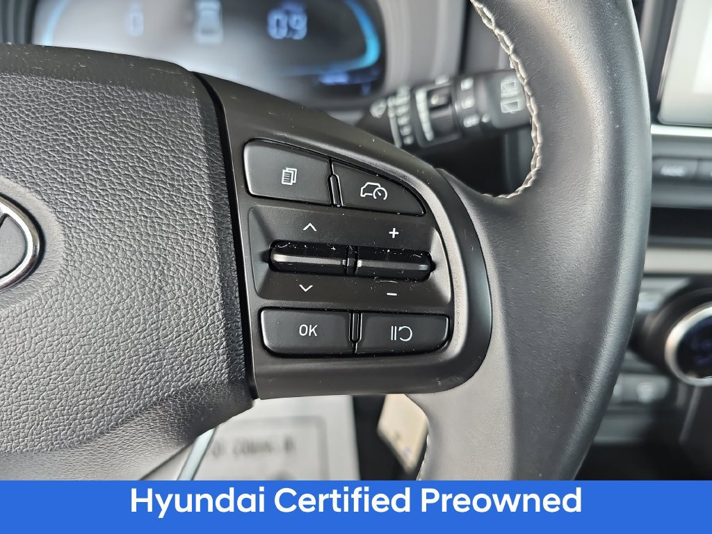 Certified 2023 Hyundai Venue SEL FWD image 18