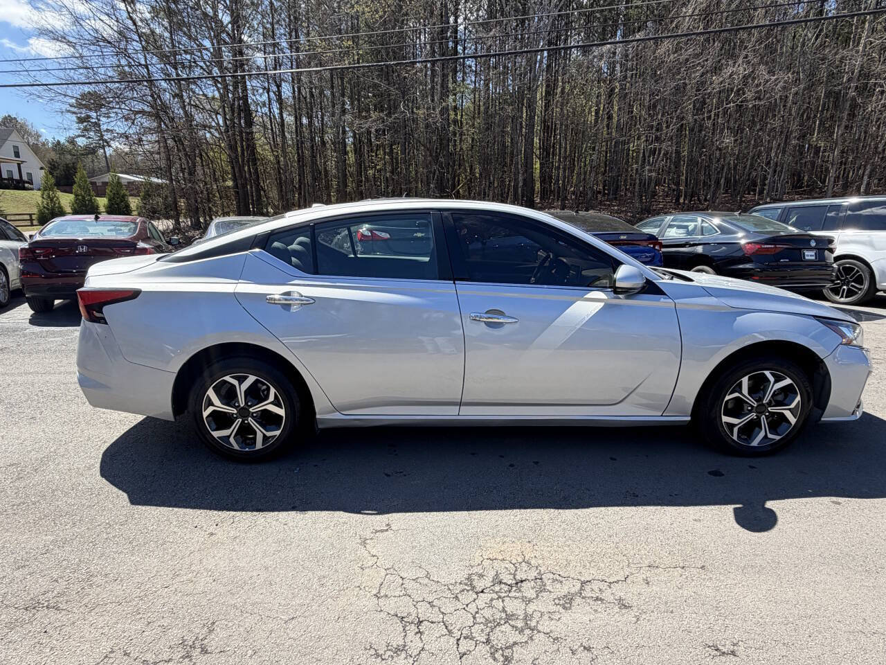 Used 2023 Nissan Altima 2.5 SV FWD image 5