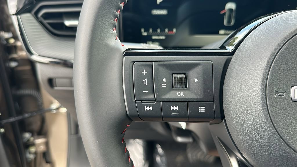 New 2026 Nissan Kicks SR w/ Illumination Package FWD image 19