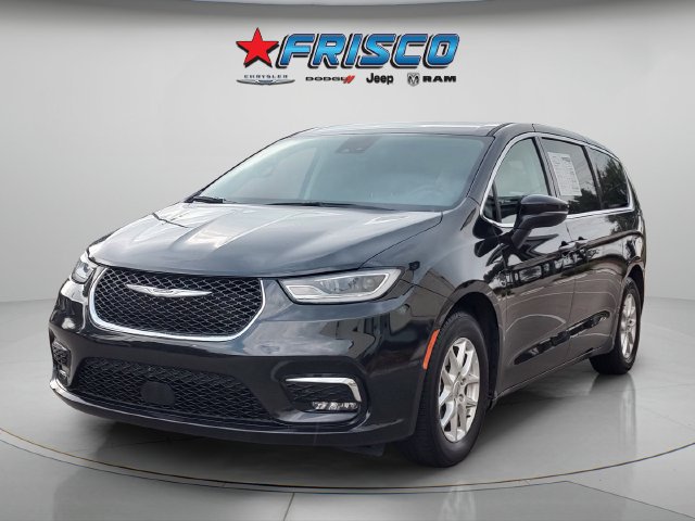 Used 2023 Chrysler Pacifica Touring-L FWD image 3