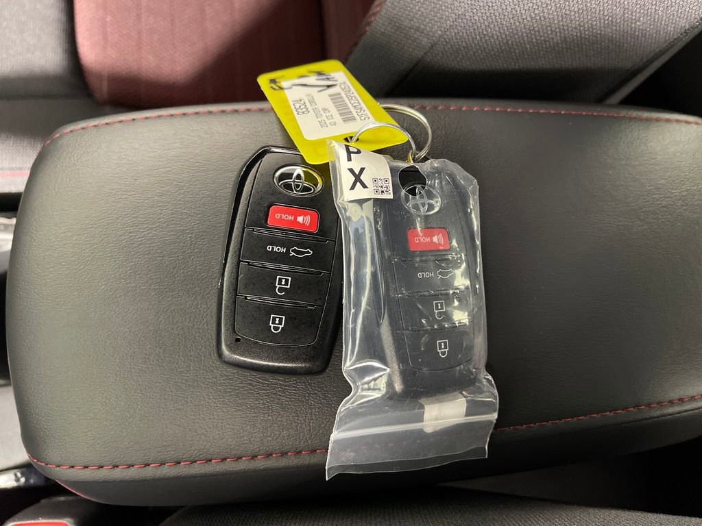 Certified 2025 Toyota Corolla SE w/ Convenience Package image 28