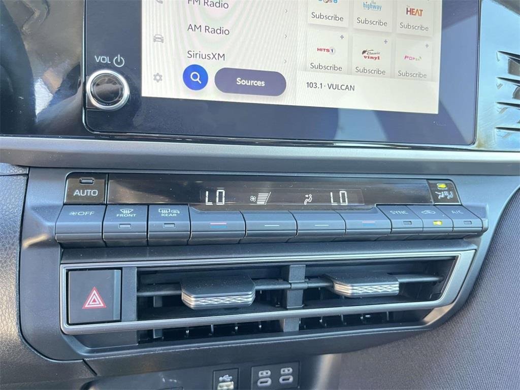 Used 2025 Toyota Camry LE image 19