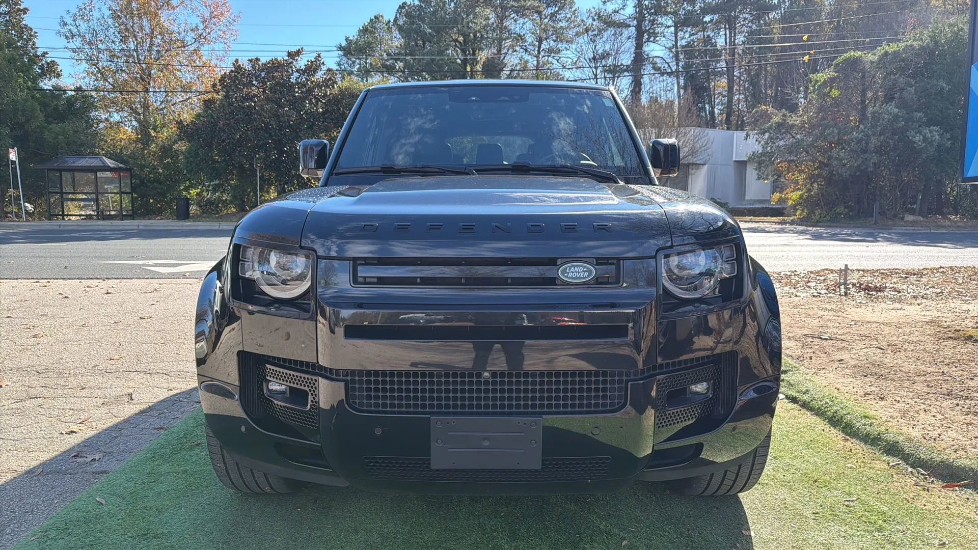 Used 2024 Land Rover Defender 130 X-Dynamic SE image 16
