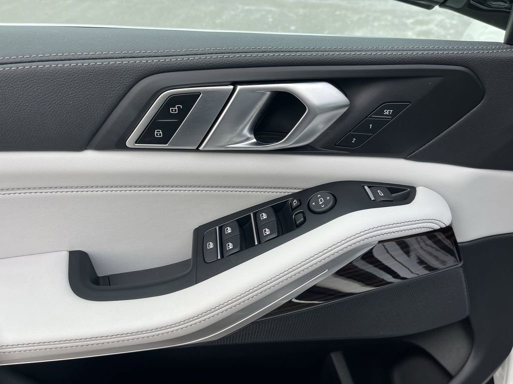 Certified 2023 BMW X5 xDrive40i w/ Climate Comfort Package image 13