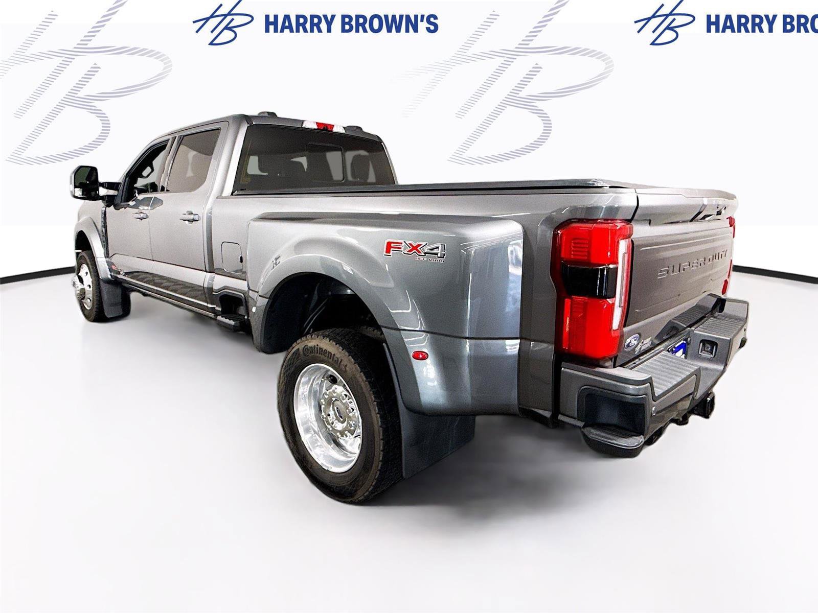 Used 2025 Ford F450 Platinum w/ FX4 Off-Road Package AWD/4WD image 31