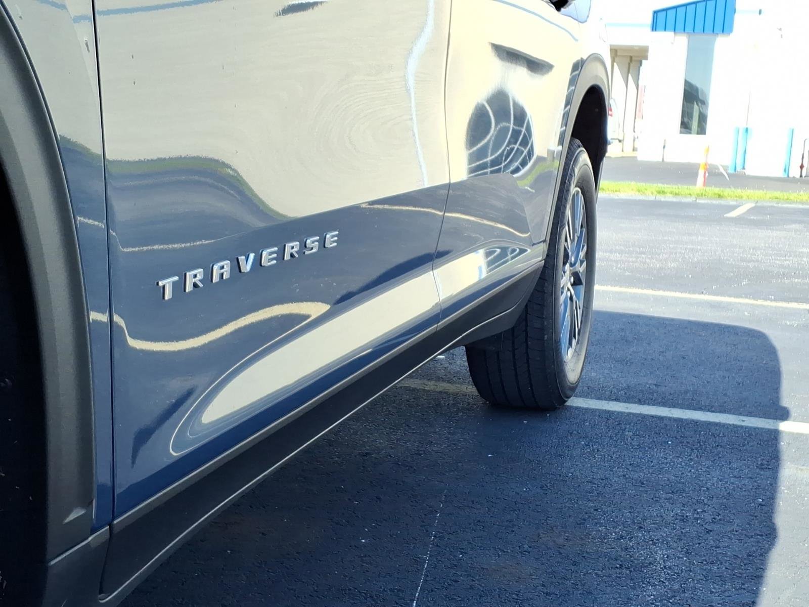 Used 2024 Chevrolet Traverse LS image 34