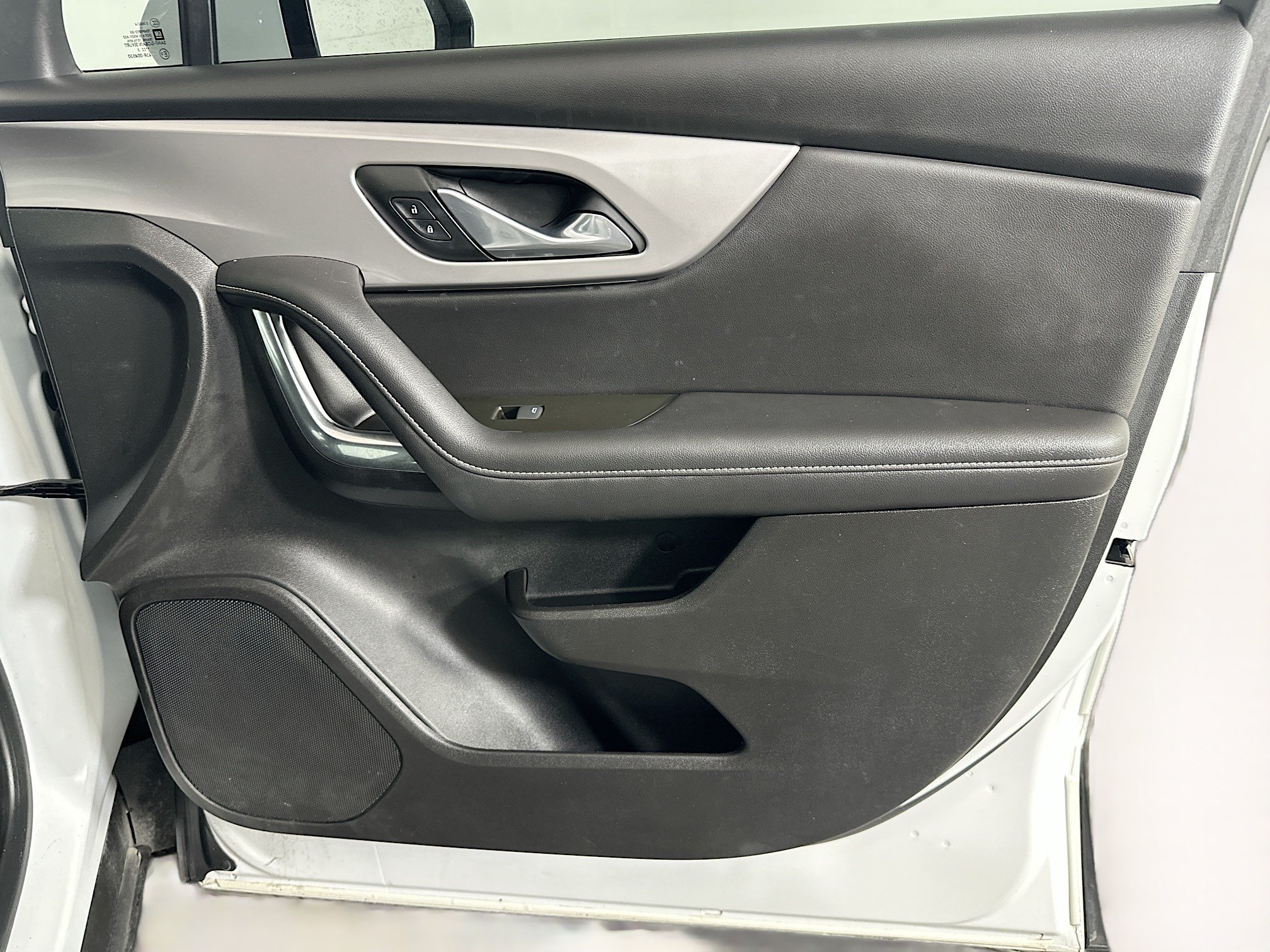 Used 2023 Chevrolet Blazer LT FWD image 32