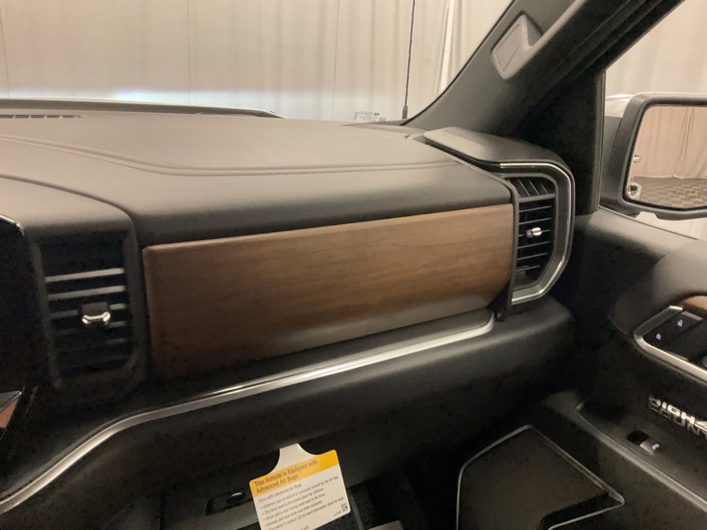 Used 2026 Chevrolet Silverado 1500 High Country w/ High Country Premium Package AWD/4WD image 26