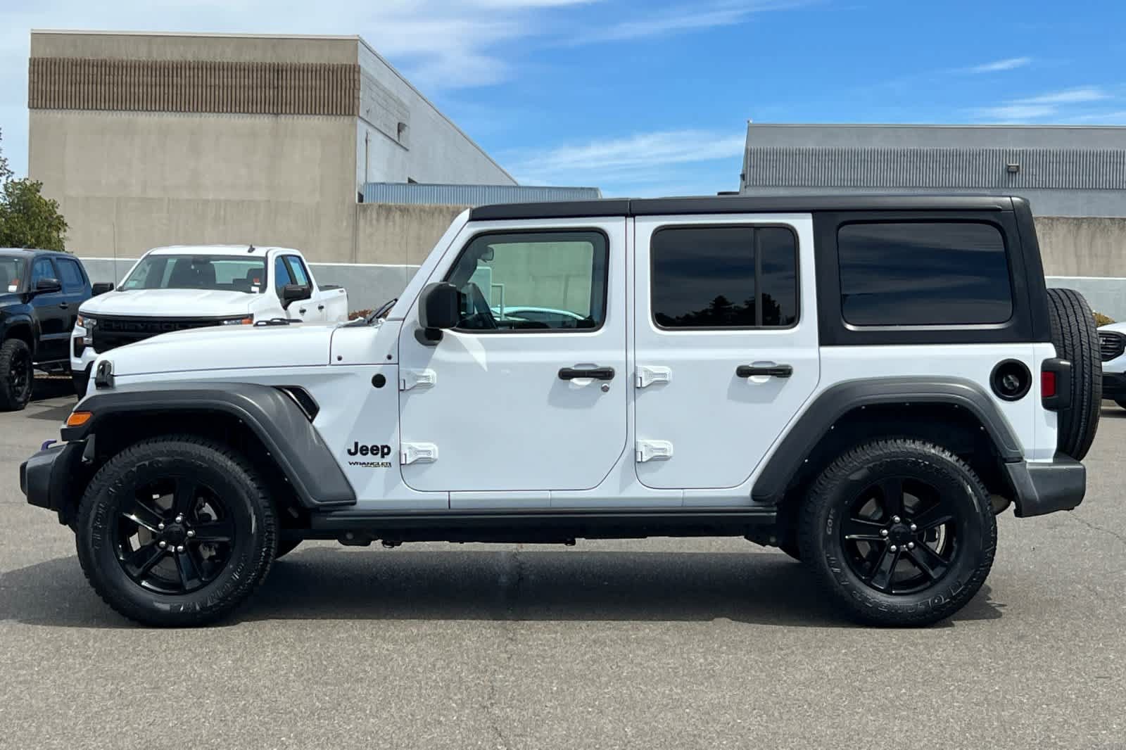 Used 2022 Jeep Wrangler Unlimited Sport AWD/4WD image 9