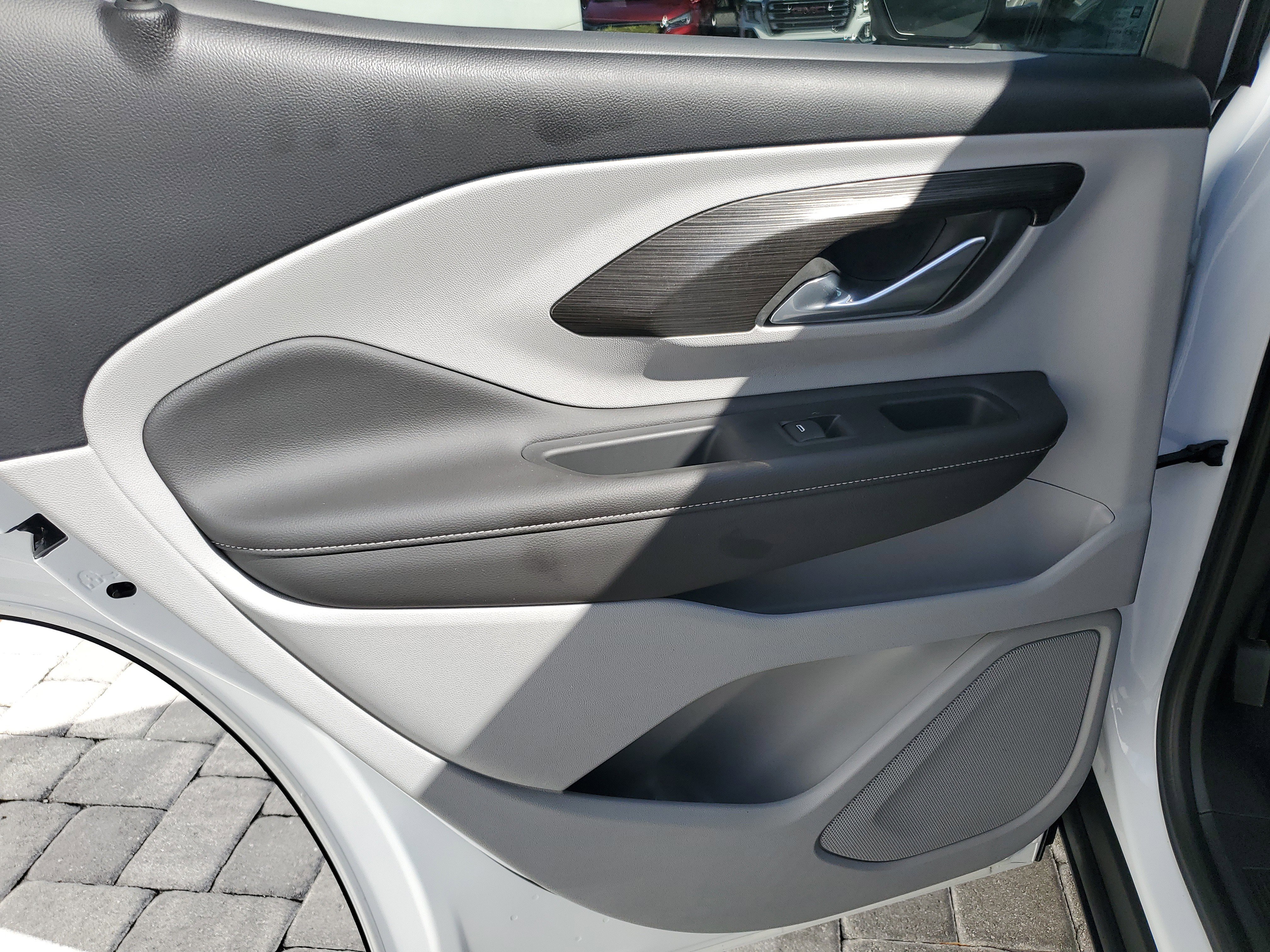 Used 2022 GMC Terrain SLT w/ Infotainment Package II image 11