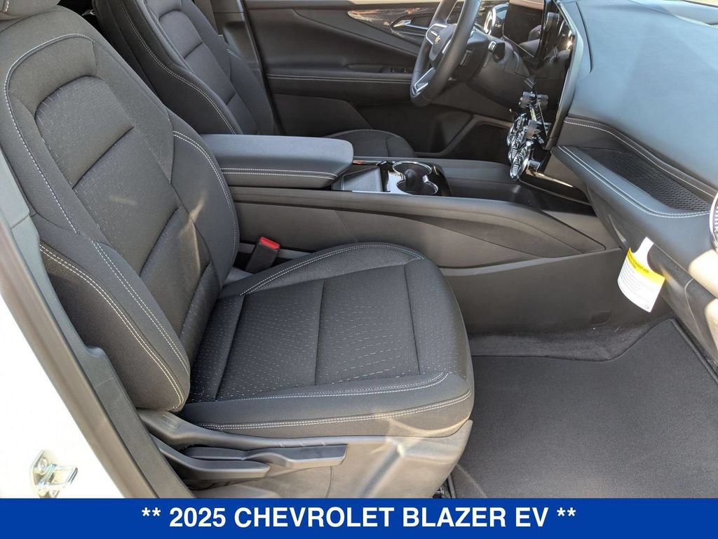 New 2025 Chevrolet Blazer EV LT AWD/4WD image 37