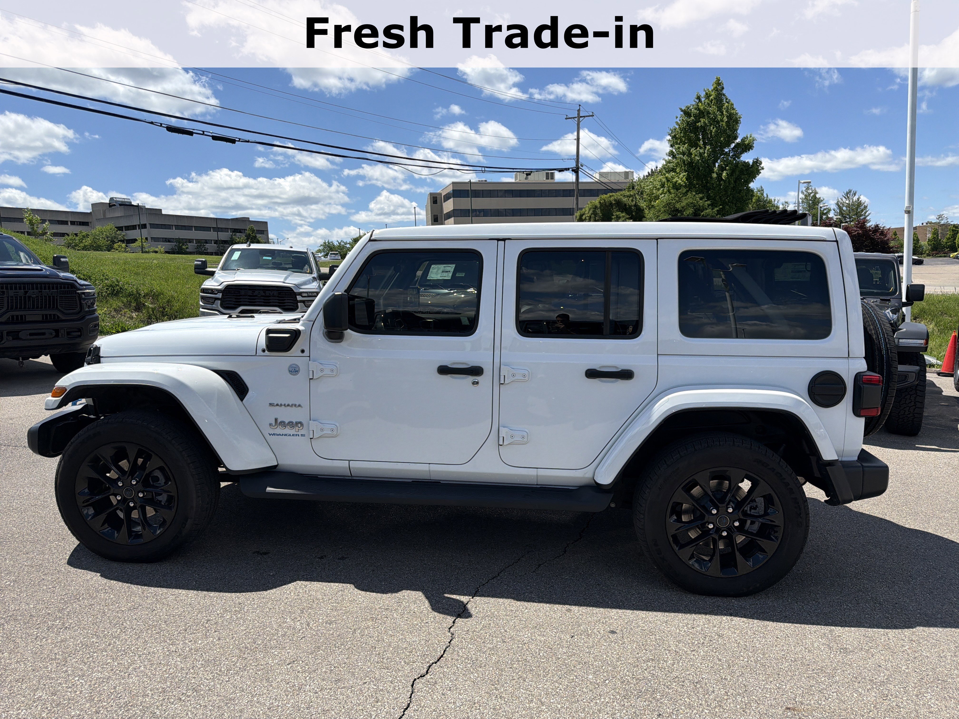 Used 2024 Jeep Wrangler Unlimited Sahara w/ Safety Group AWD/4WD image 3