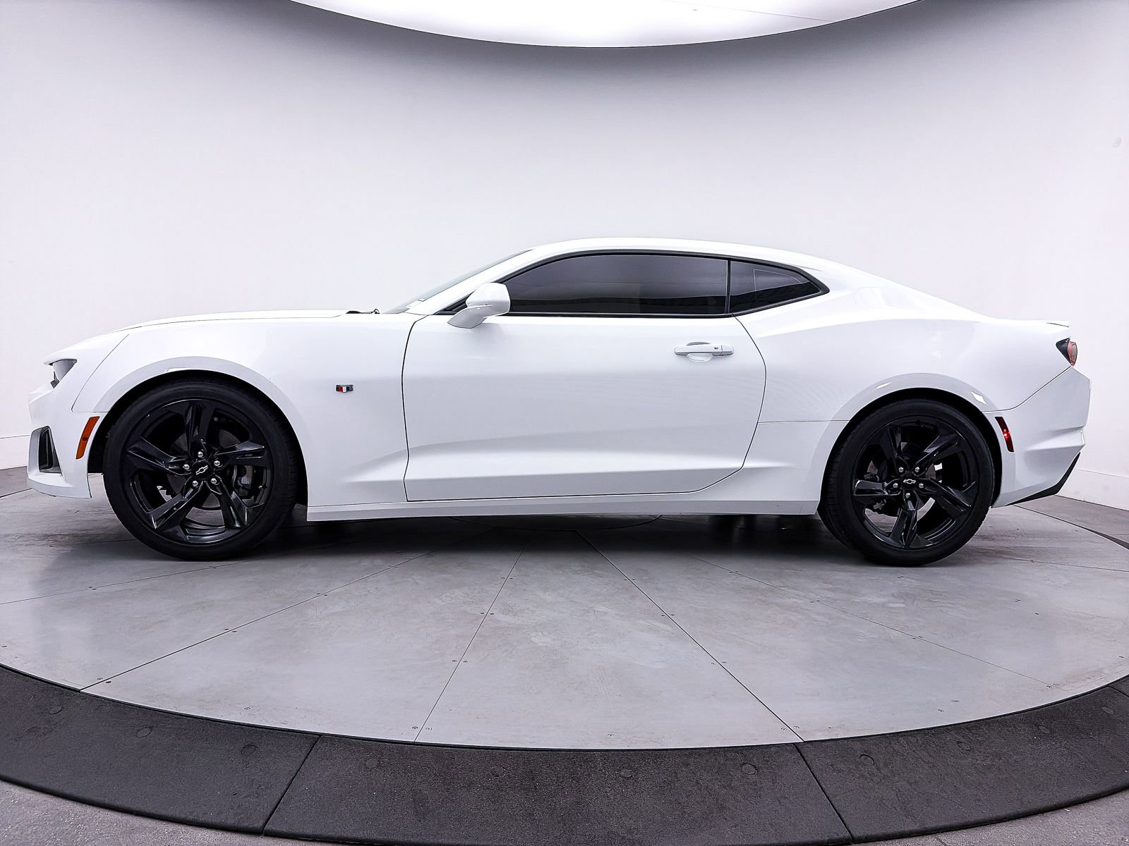 Used 2020 Chevrolet Camaro LT w/ RS Package image 38