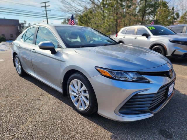 Used 2024 Toyota Camry LE image 7