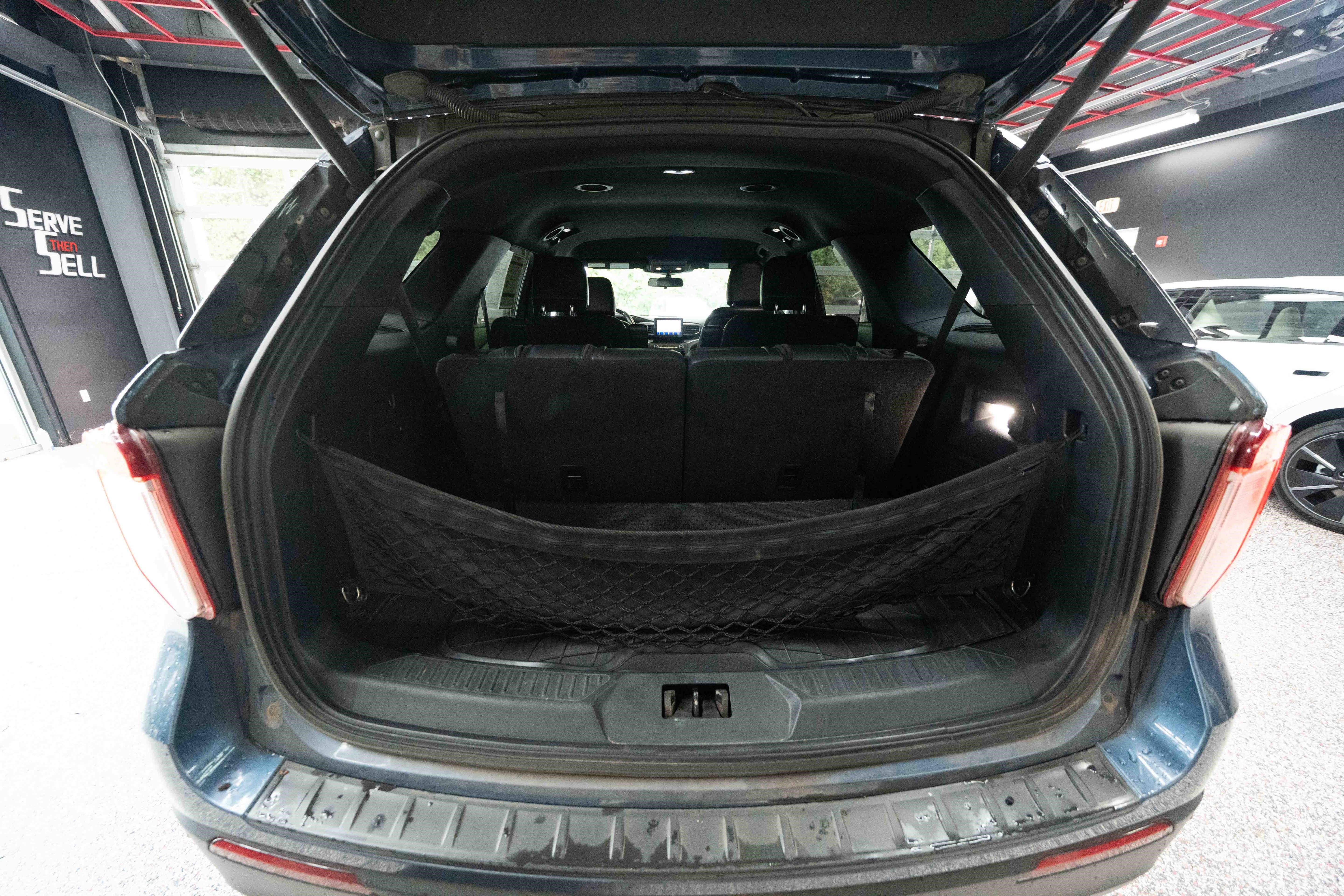 Used 2020 Ford Explorer XLT w/ Equipment Group 202A AWD/4WD image 28