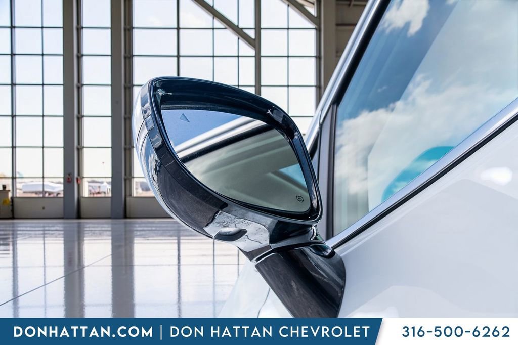 Used 2023 Chrysler Pacifica Limited FWD image 39