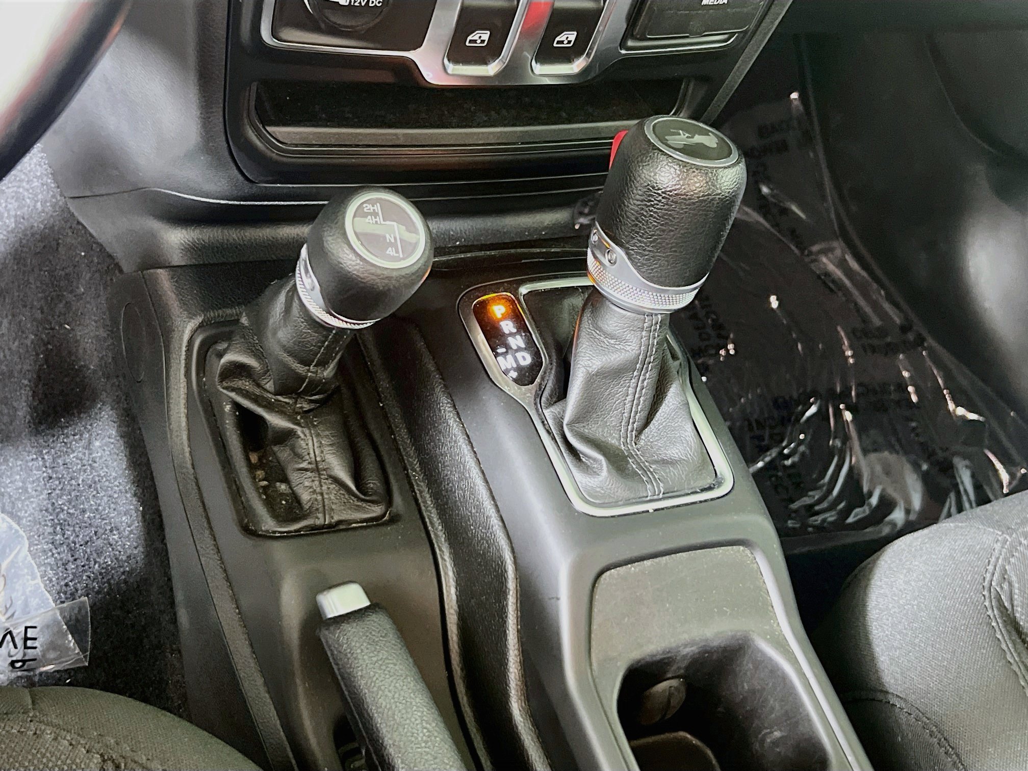 Used 2023 Jeep Wrangler Sport AWD/4WD image 16
