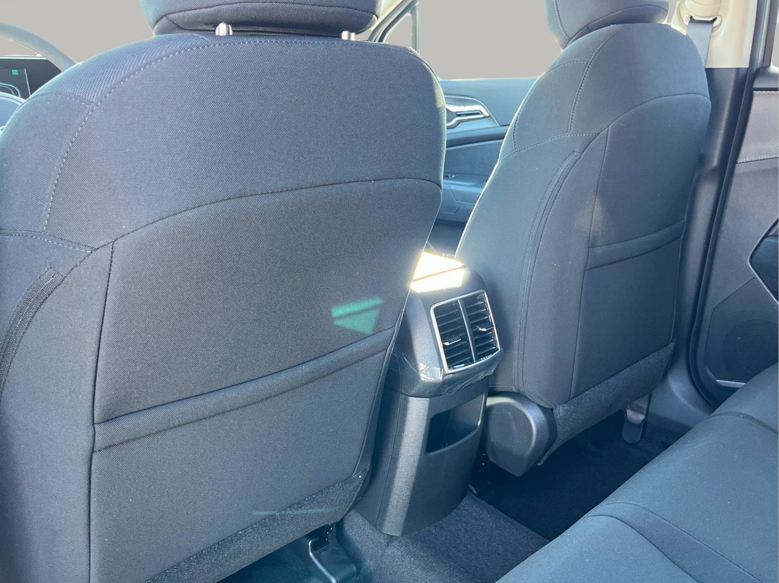 New 2025 Kia Sportage LX image 18