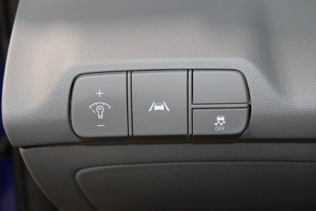 Used 2023 Hyundai Elantra SEL FWD image 36