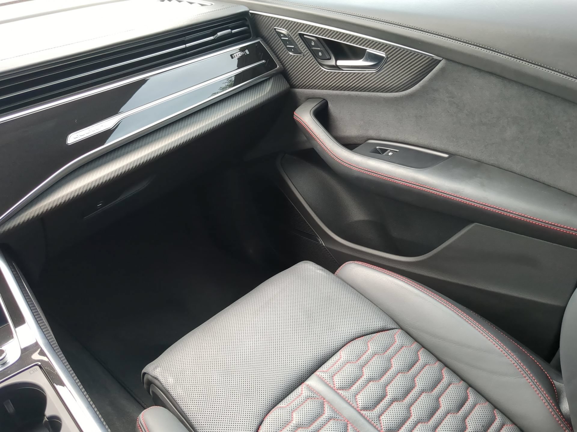 Used 2024 Audi RS Q8 AWD/4WD image 53