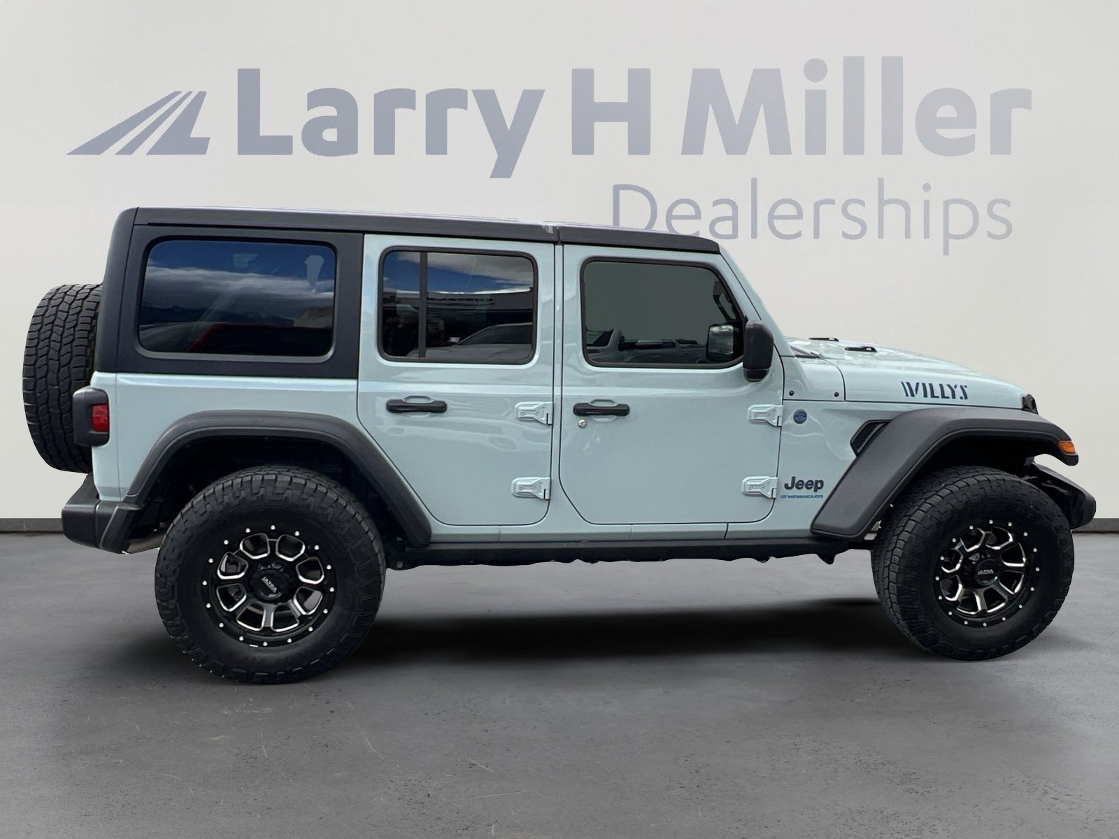 Used 2024 Jeep Wrangler Willys image 9