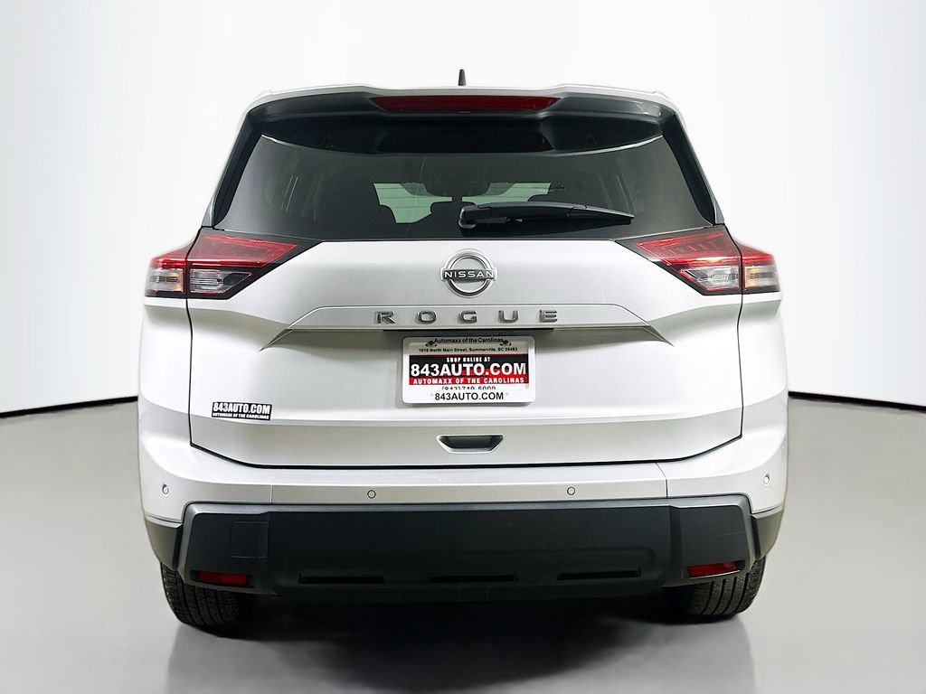 Used 2024 Nissan Rogue S image 6