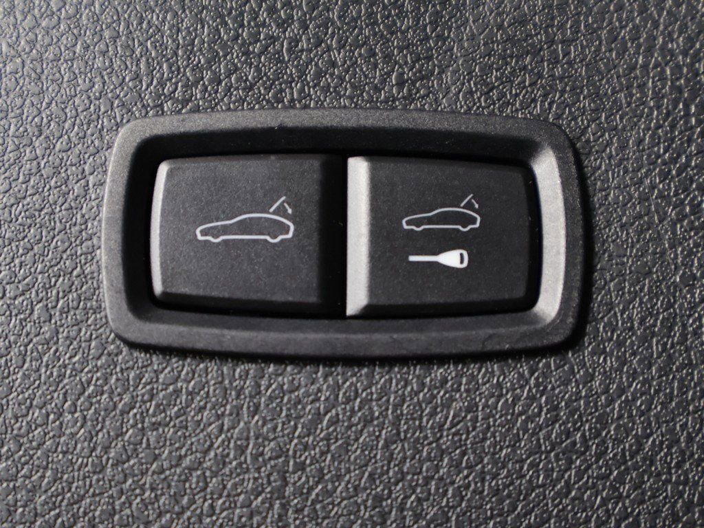 Used 2023 Porsche Macan S image 20