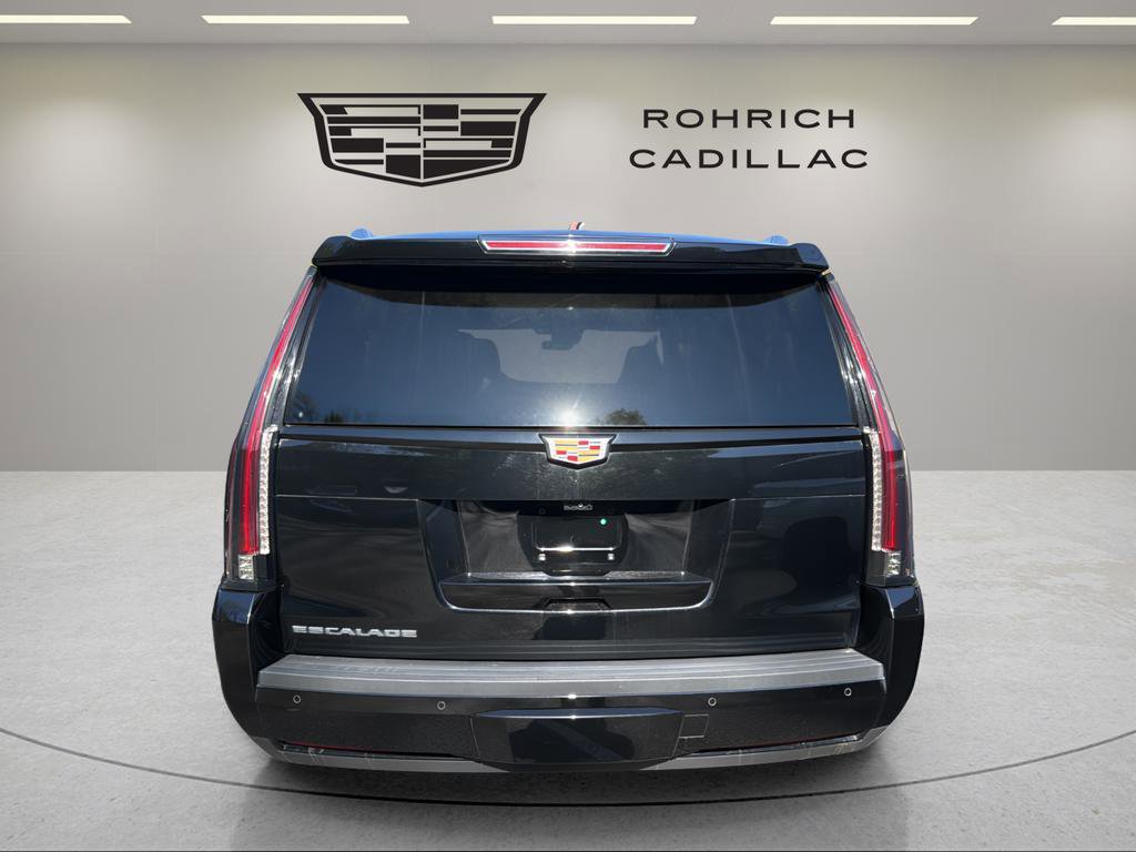 Used 2020 Cadillac Escalade Luxury w/ Escalade Sport Edition AWD/4WD image 4
