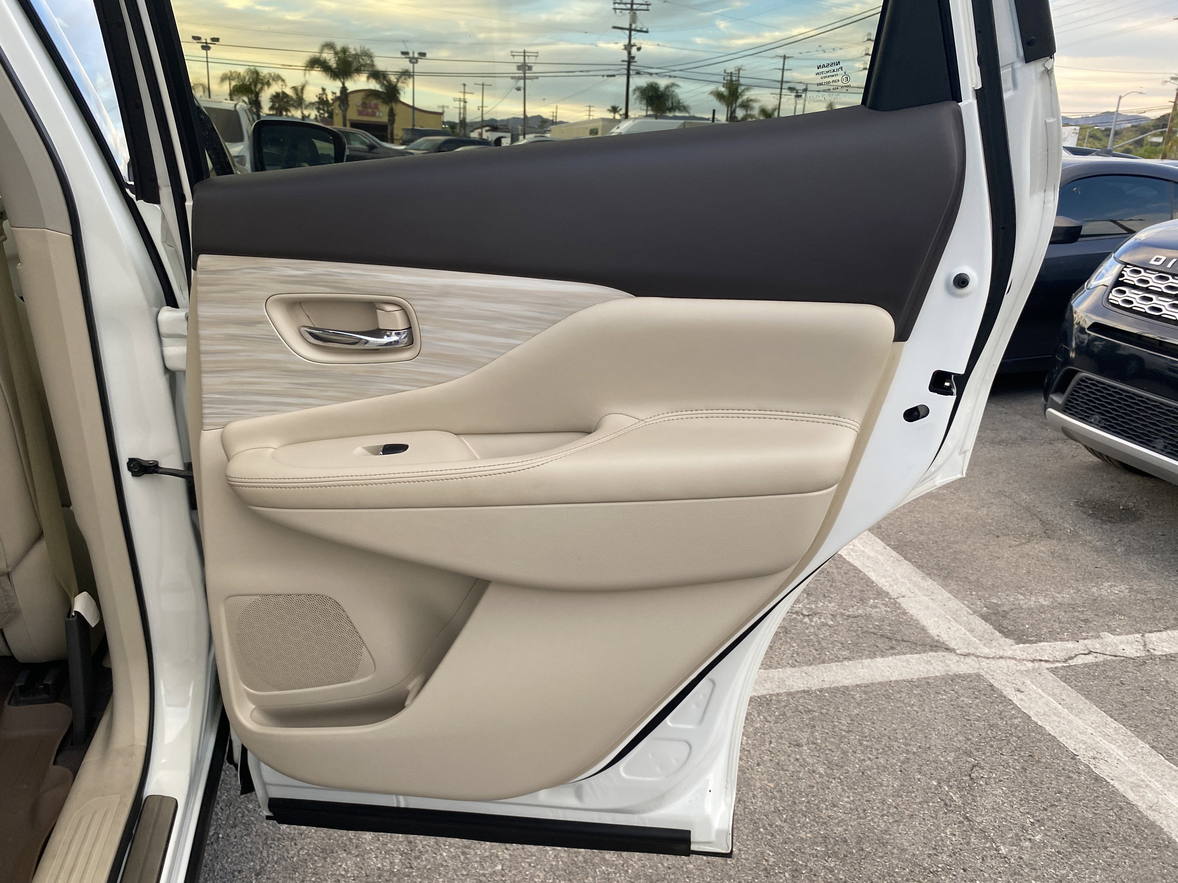 Used 2018 Nissan Murano Platinum w/ Cargo Package image 22