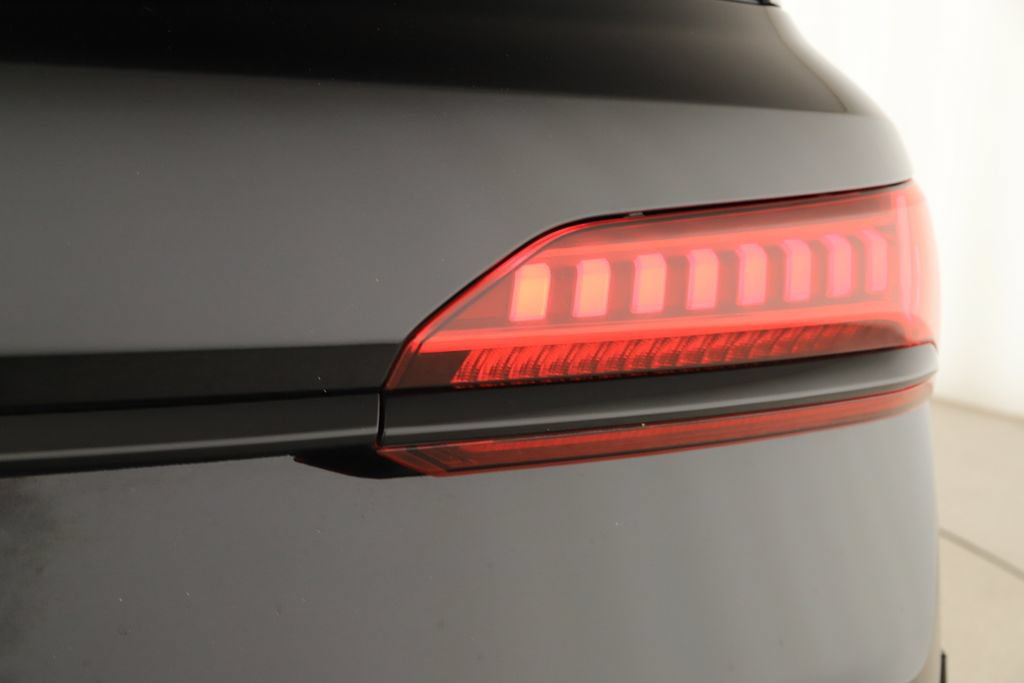 Certified 2023 Audi SQ7 Prestige AWD/4WD image 35