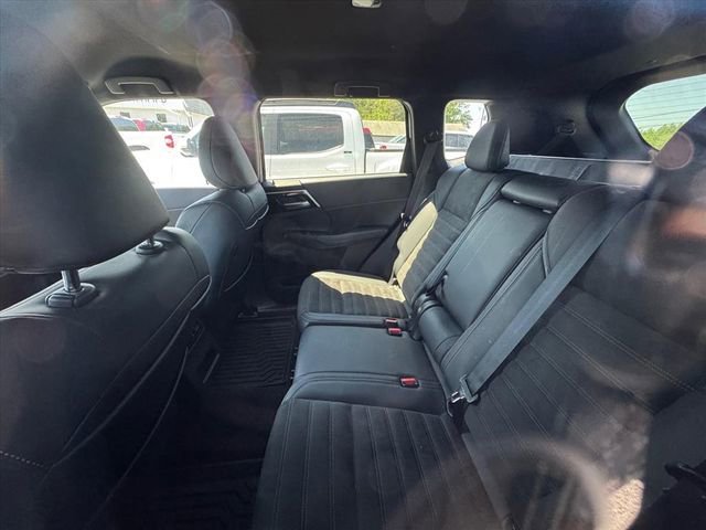 Used 2024 Mitsubishi Outlander SE AWD/4WD image 7