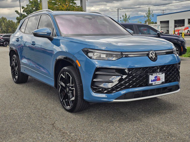Used 2025 Volkswagen Tiguan SEL R-Line