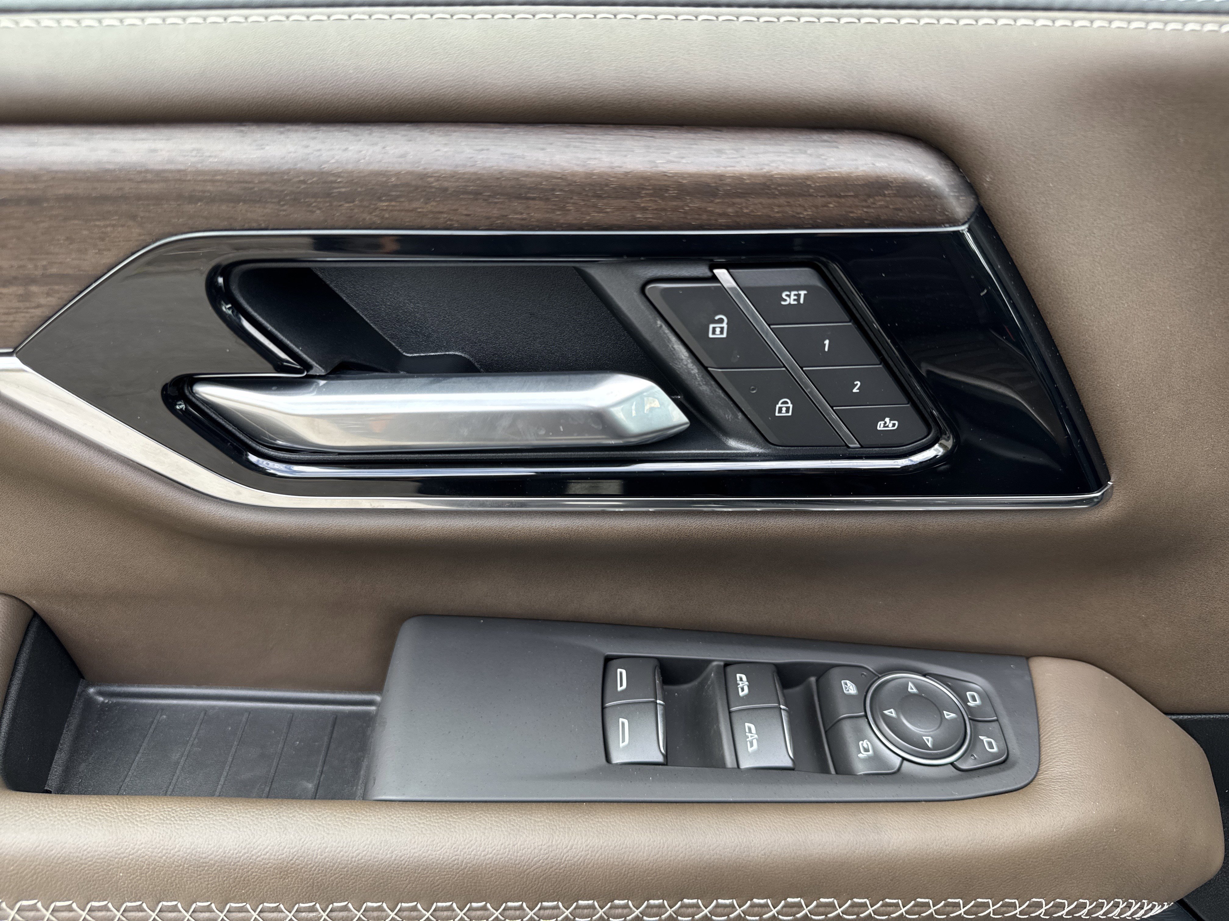 Used 2026 GMC Yukon Denali Ultimate AWD/4WD image 15