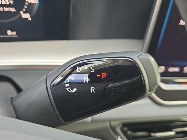 New 2026 Volkswagen Tiguan SE FWD image 21