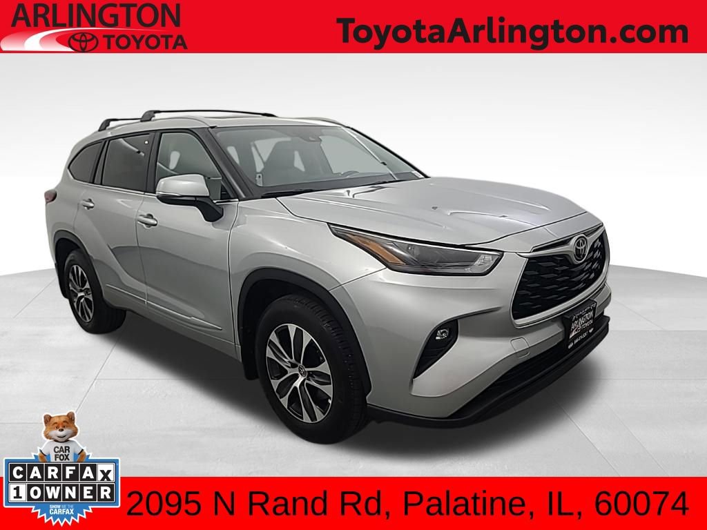 Used 2023 Toyota Highlander XLE image 1