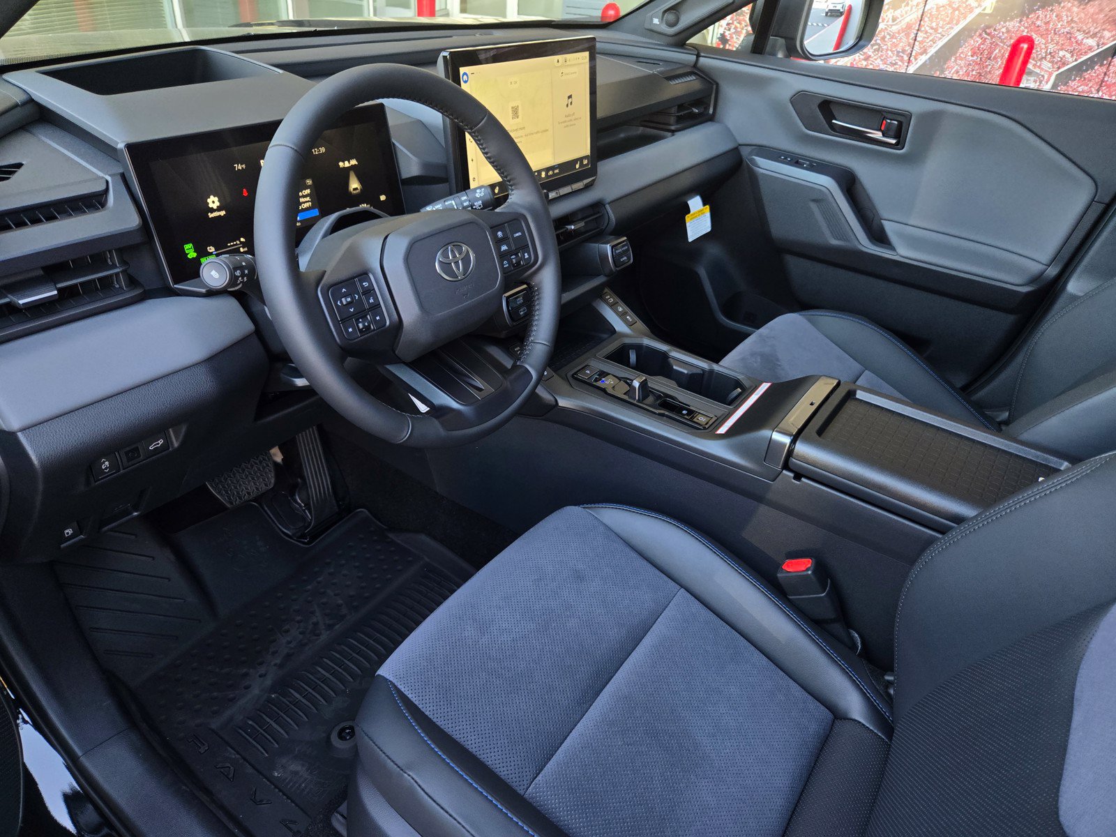New 2026 Toyota RAV4 XSE w/ Panoramic Sun Roof Package AWD/4WD image 7